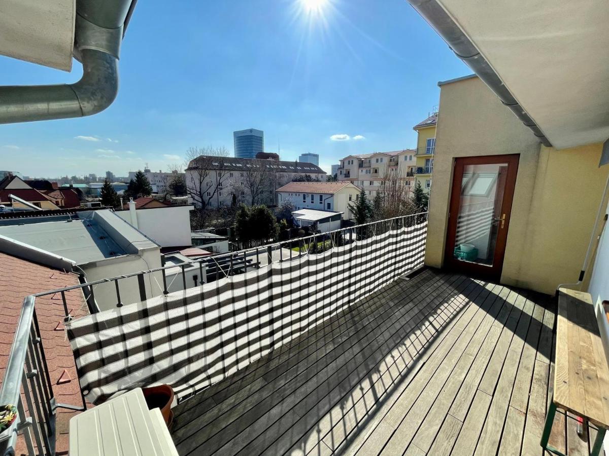 Beautiful And Romantic Penthouse With Two Terraces Bratislava Exterior foto