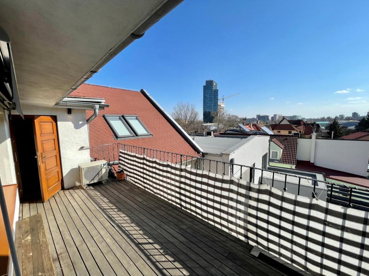 Beautiful And Romantic Penthouse With Two Terraces Bratislava Exterior foto