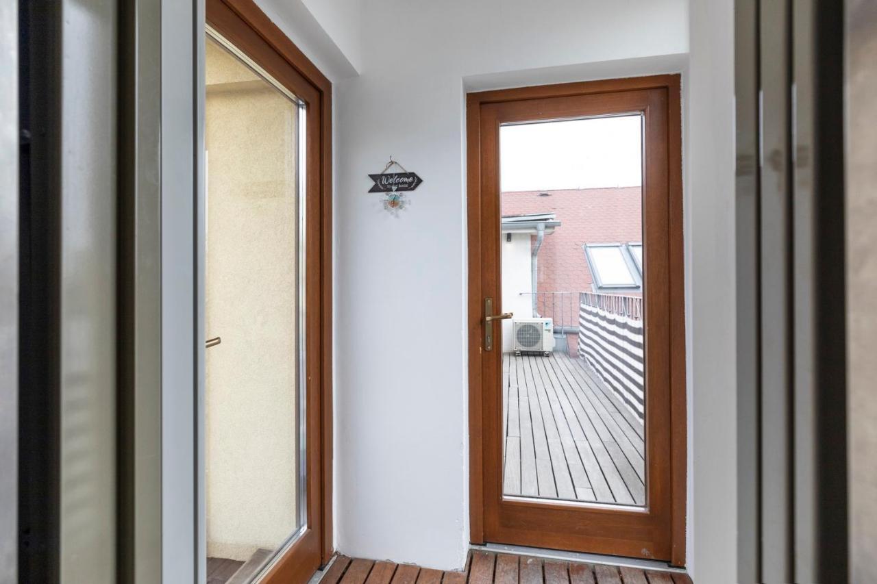 Beautiful And Romantic Penthouse With Two Terraces Bratislava Exterior foto